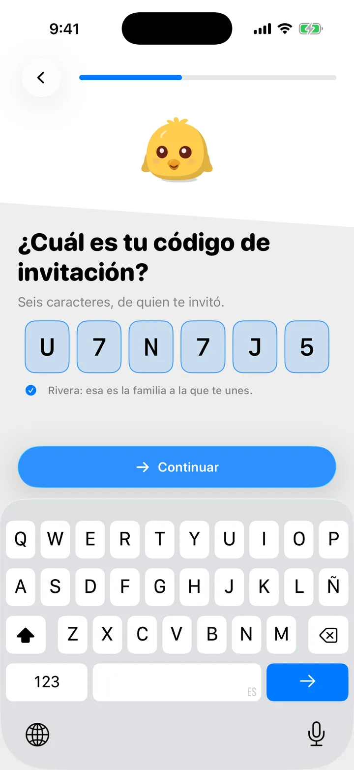 El campo del código de invitación con seis caracteres y el nombre de la familia confirmado debajo.