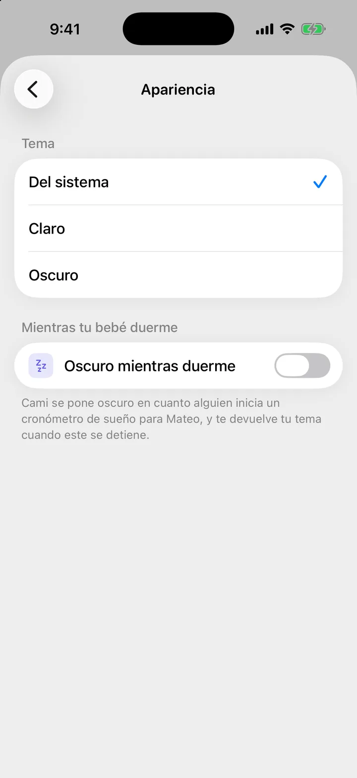 La pantalla Apariencia con las opciones de Tema y el interruptor Oscuro mientras duerme.