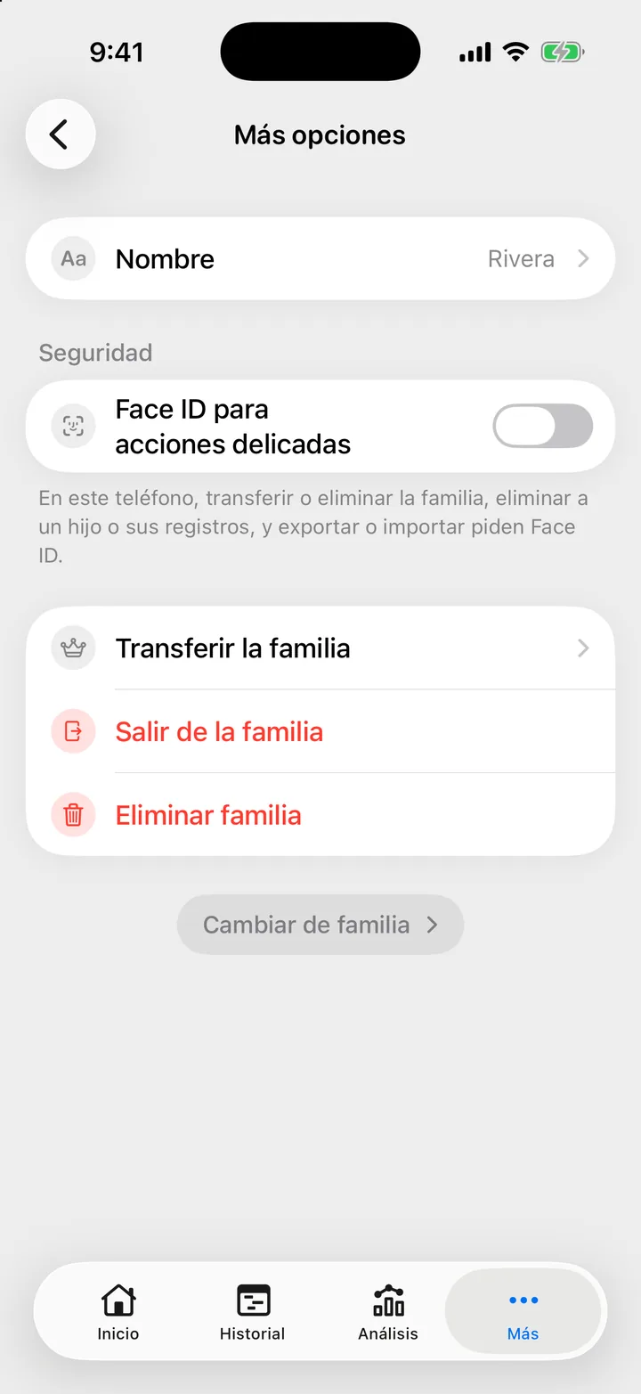 La pantalla Más opciones de Cami con Nombre, Transferir la familia, Salir de la familia y Eliminar familia.