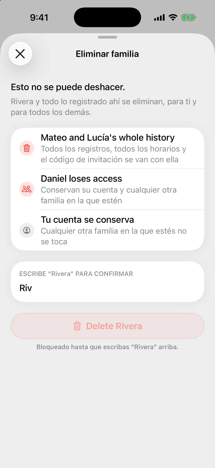 La hoja Eliminar familia: lo que se borra, un campo para escribir el nombre de la familia y el botón que se mantiene presionado.