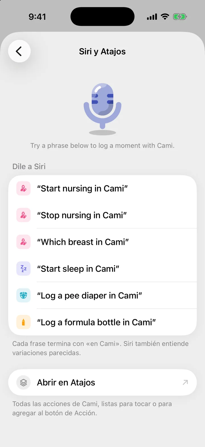 La pantalla Siri y Atajos de Cami con la lista Dile a Siri y la fila Abrir en Atajos.